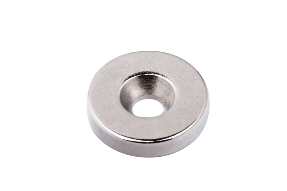 MAGNIT KRUG TESHIK 15x3-3MM